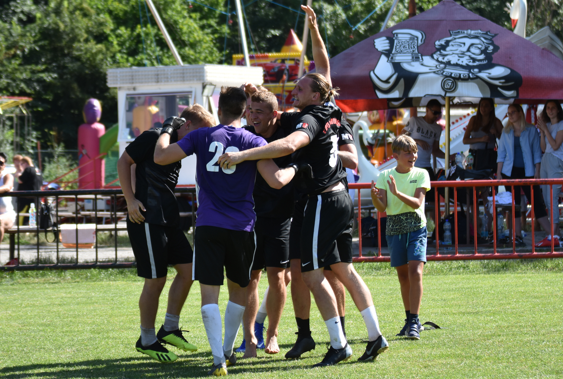 Vítězná radost Young Horses